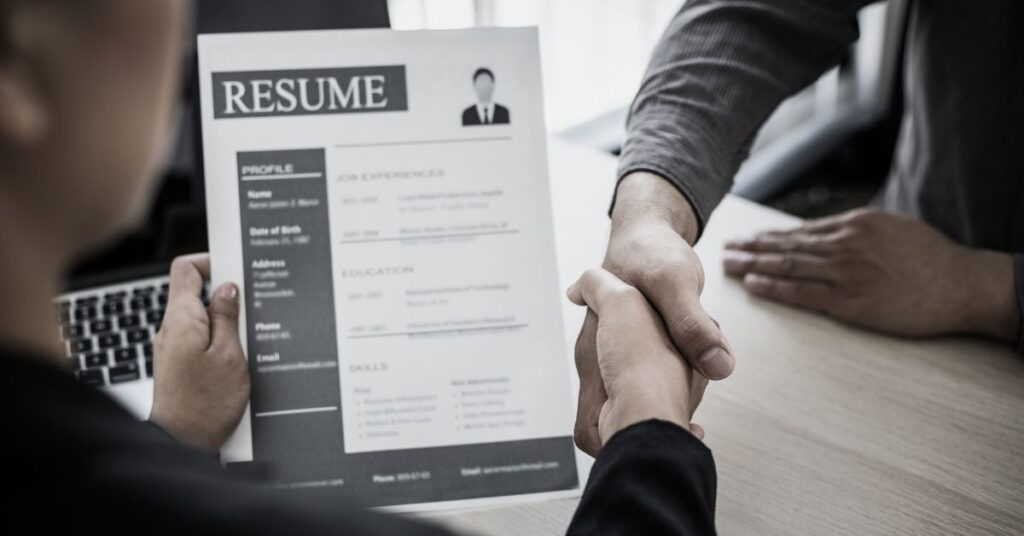 Free vs Paid Resume Builders